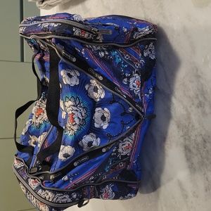 LIKE NEW LeSportsac Collette convertible duffle/crossbody